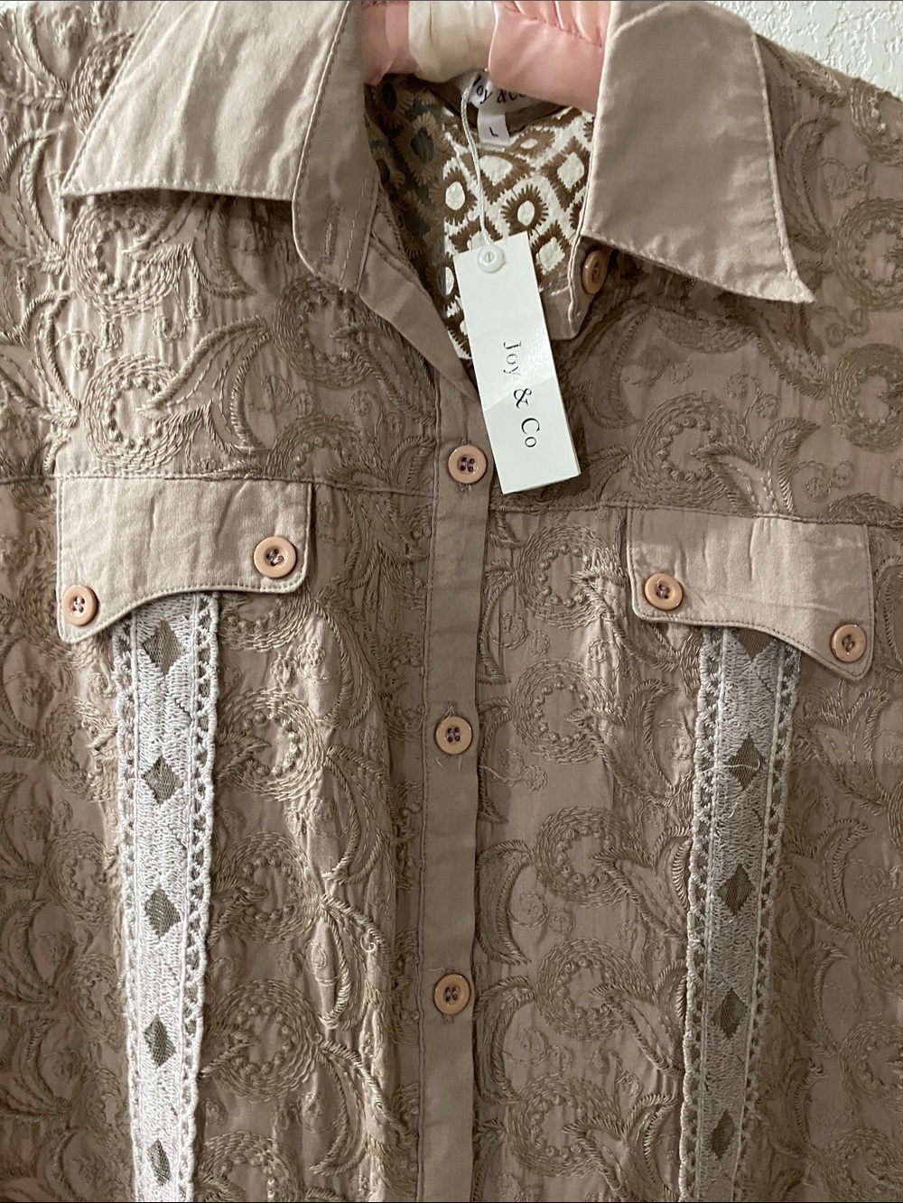 NWT JOY & CO Front Button collared Top. Camel color w embroidery, sleeveless Lg - Picture 3 of 10